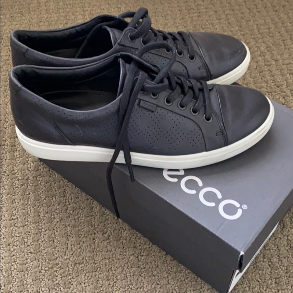 Brand new ECCO sneakers, size 9
